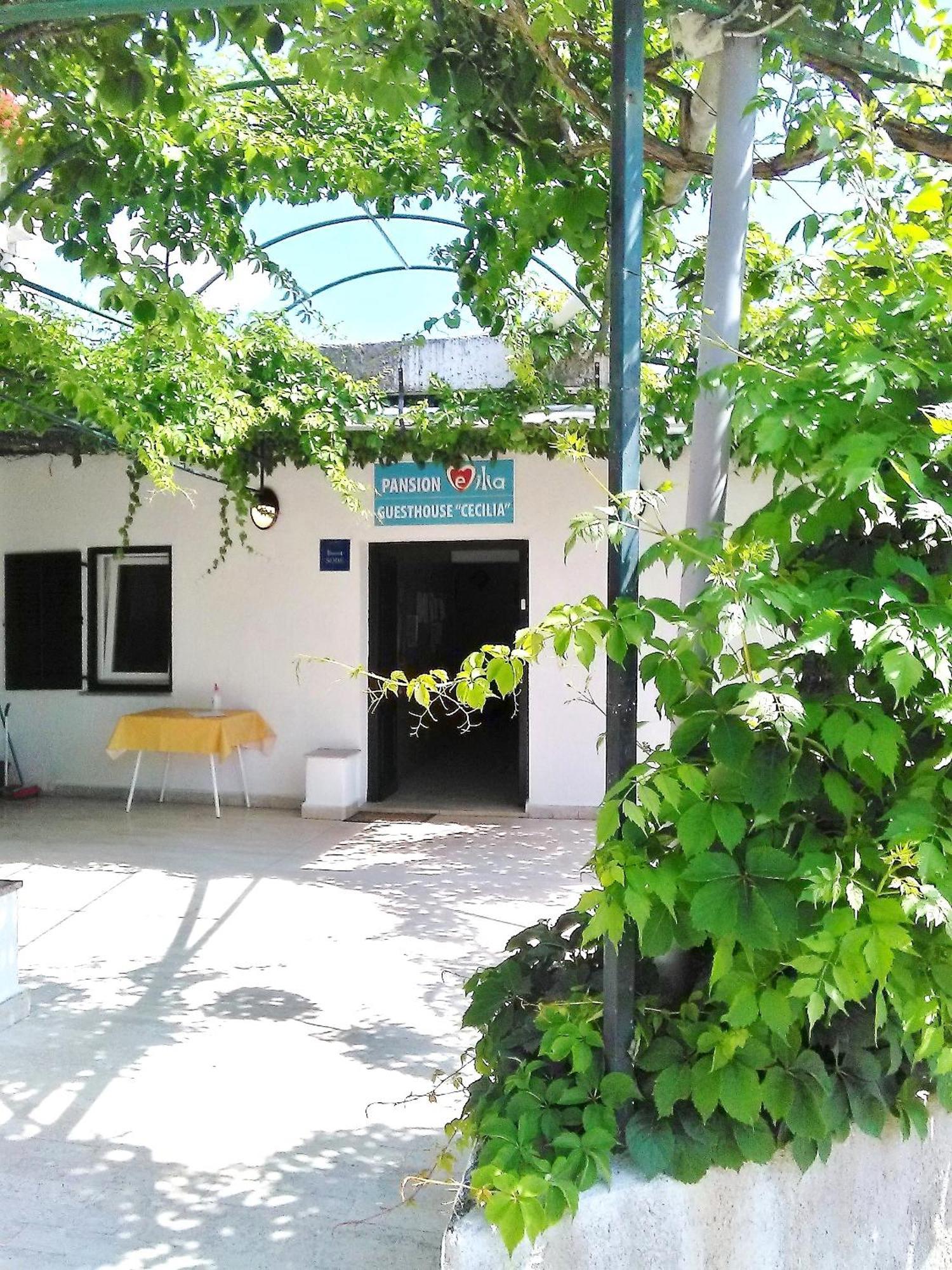 Guesthouse Cecilia Malinska Exterior foto